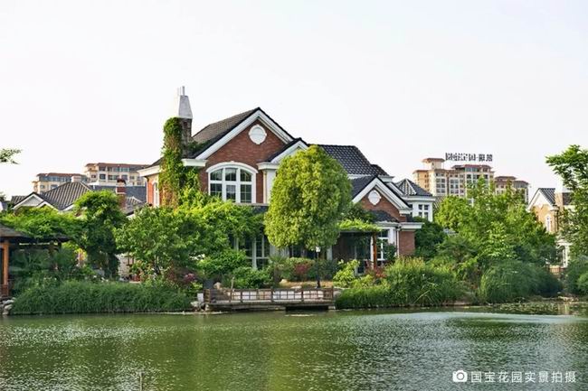 生涯在有湖的地方，是对人生的浪漫私藏